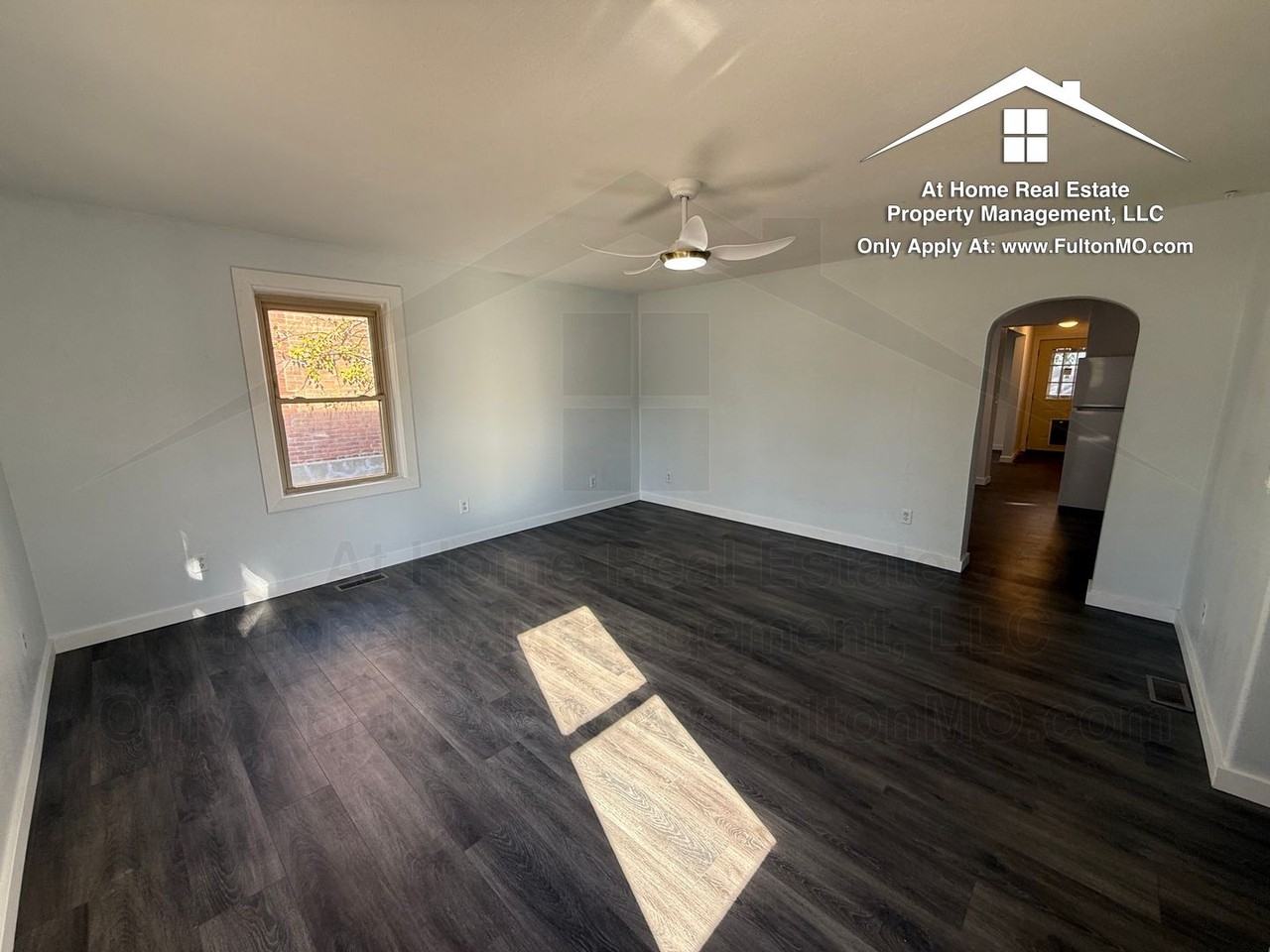 704 Jefferson St - Photo 6 of 36
