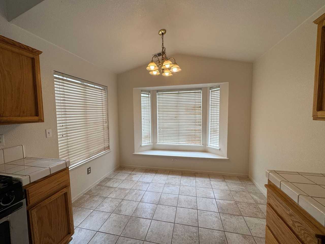 1919 Gordon Verner Cir - Photo 4 of 31