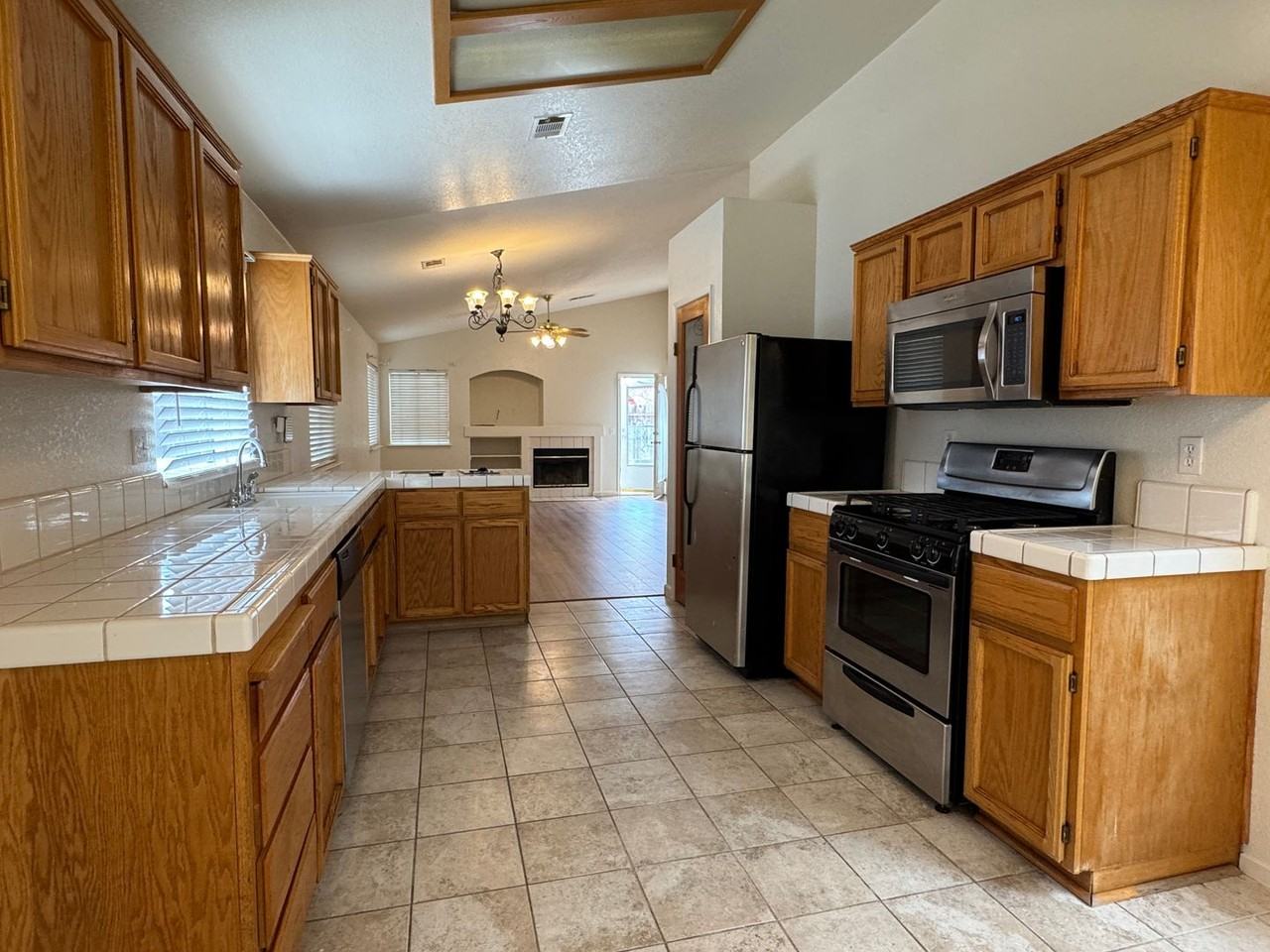1919 Gordon Verner Cir - Photo 5 of 31