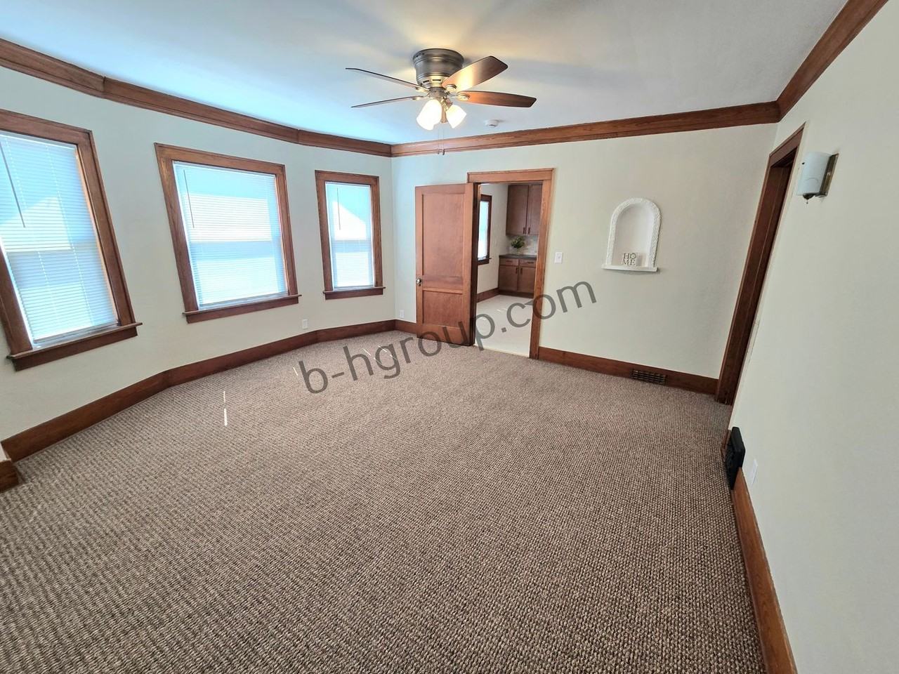 4400 19th Ave - Photo 6 of 34