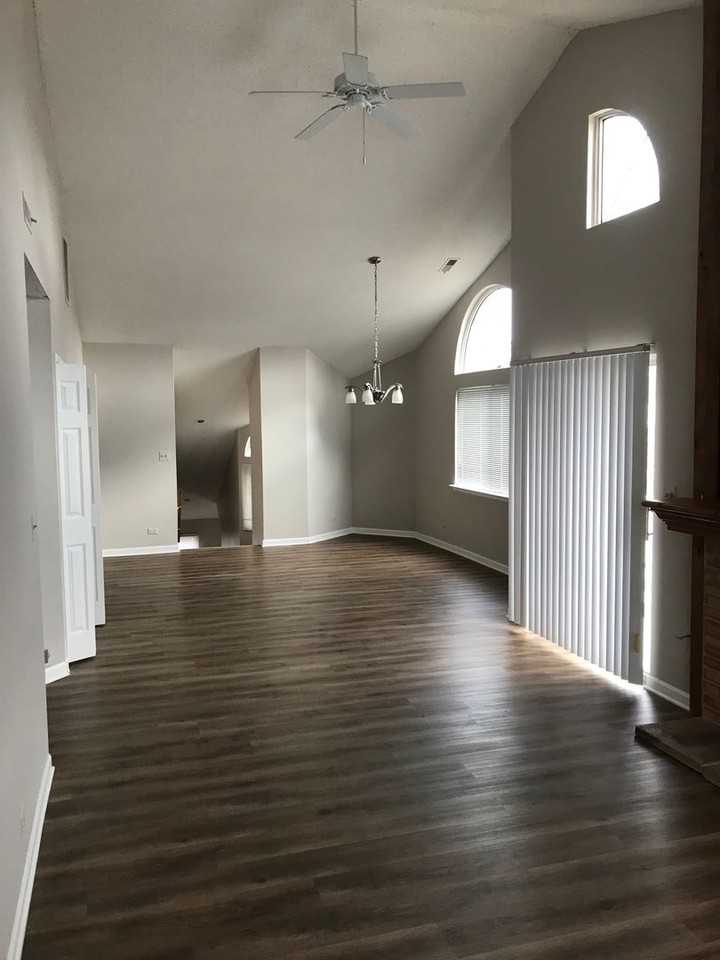 1013 Courtland Dr - Photo 4 of 10
