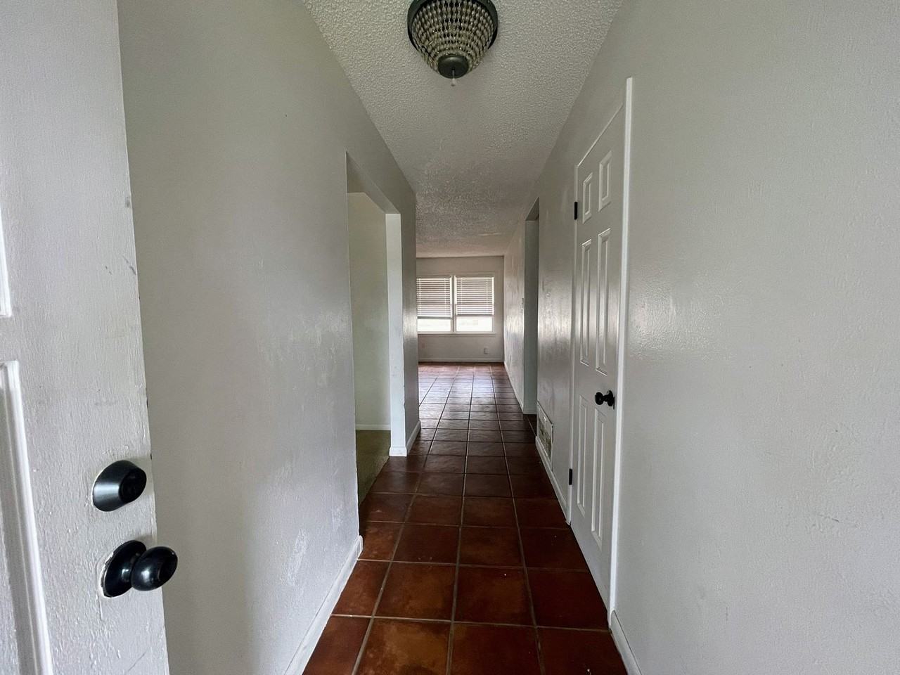 603 Bucknell Ave - Photo 4 of 25