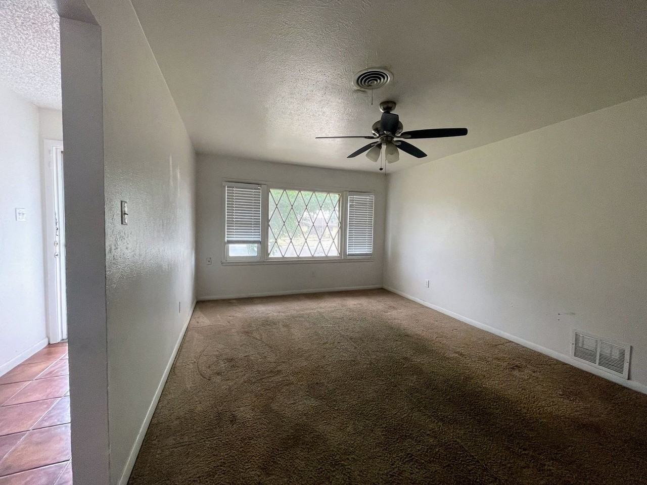 603 Bucknell Ave - Photo 5 of 25