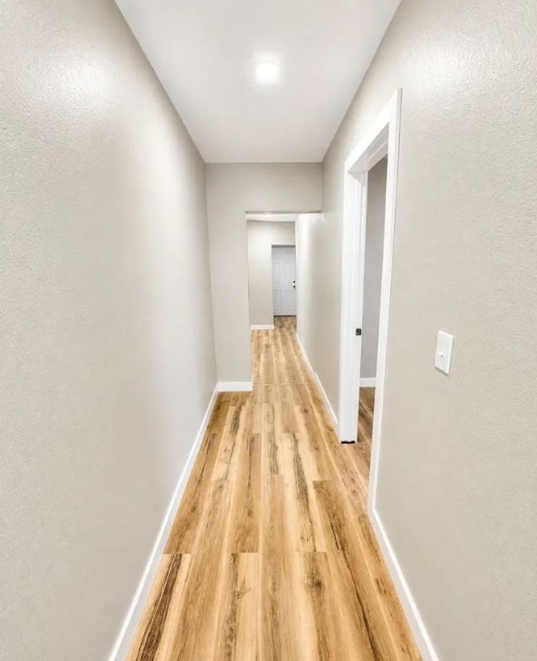 910 W 13th St - Photo 6 of 8