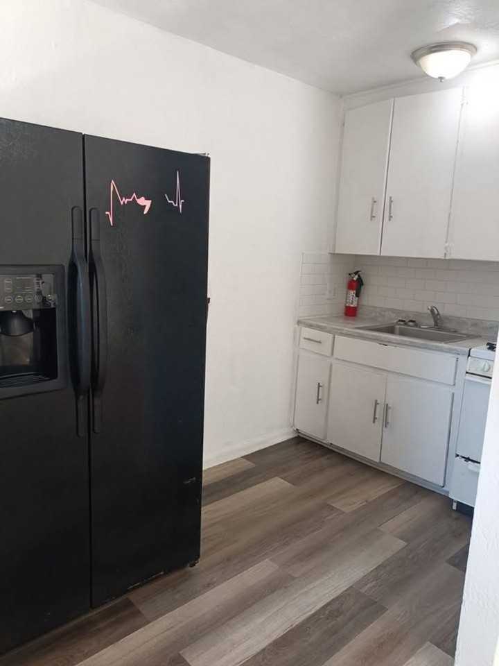 2821 Sw 33rd St - Photo 5 of 10