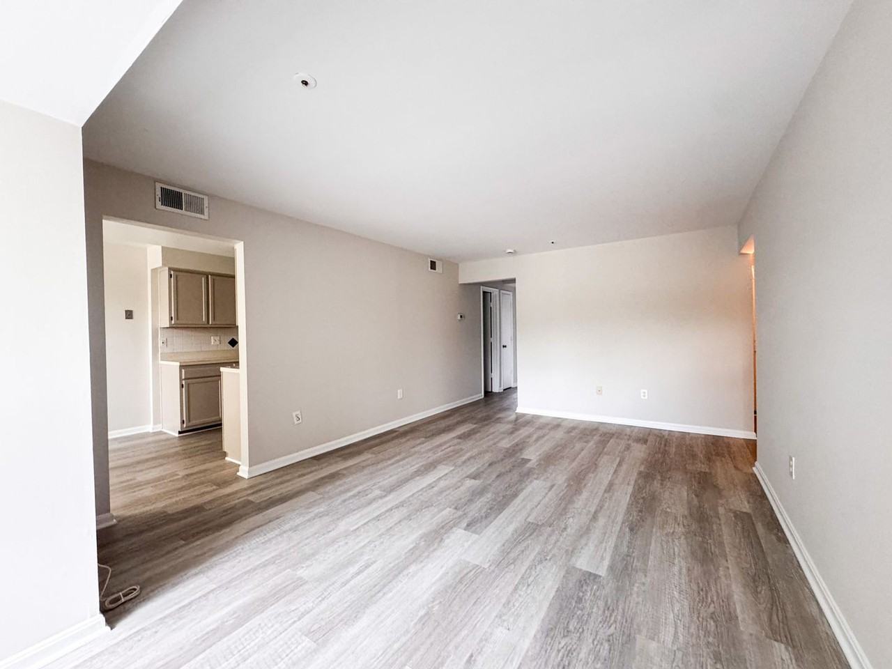 2501 Mcveary Ct #D - Photo 5 of 18