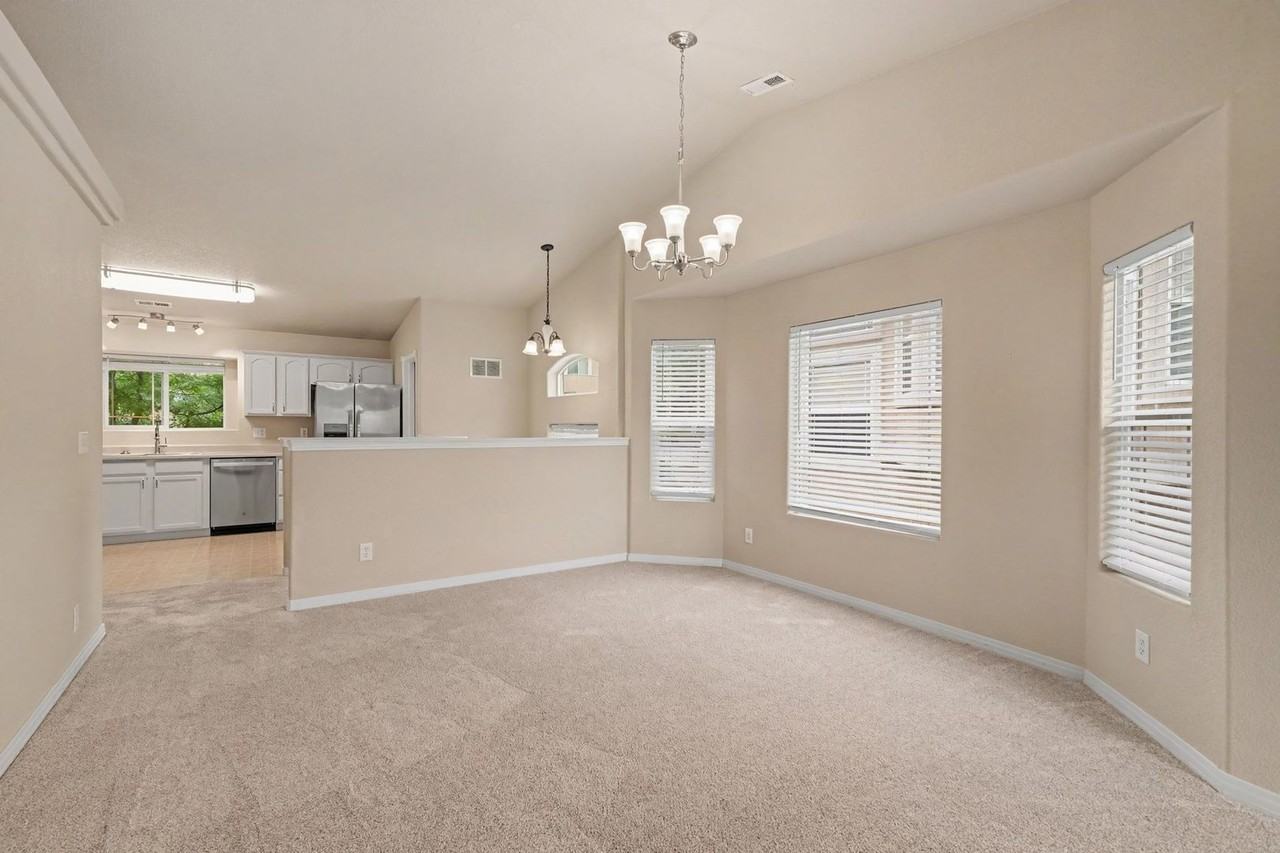 1431 Madison Ridge Hts #D - Photo 5 of 22
