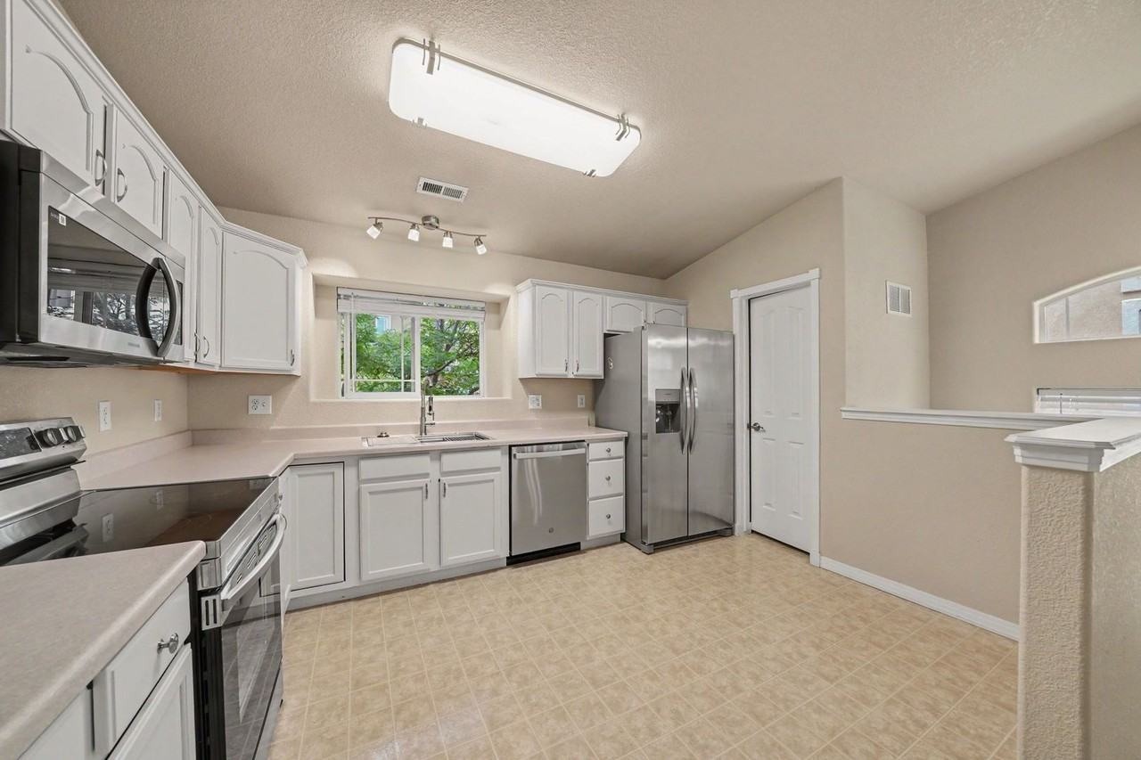 1431 Madison Ridge Hts #D - Photo 7 of 22