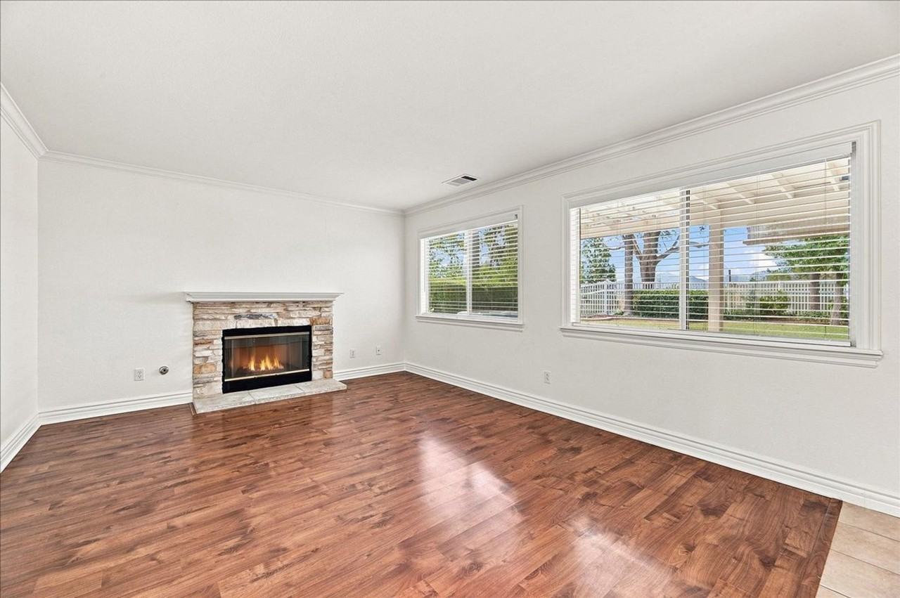 32815 Paterno St - Photo 5 of 25
