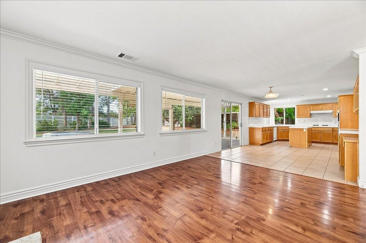 32815 Paterno St - Photo 6 of 25