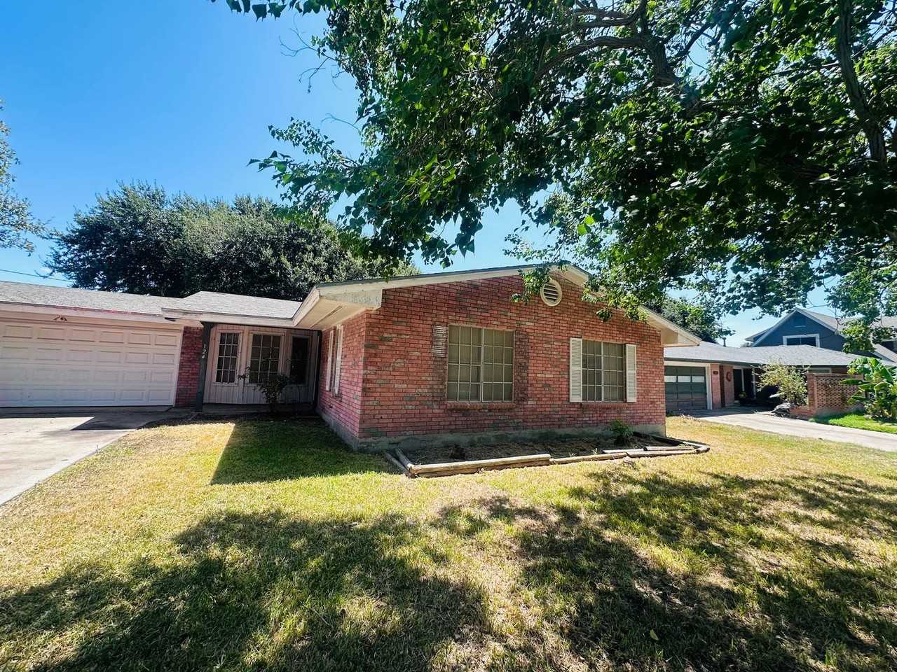 124 Marie Pl - Photo 4 of 7