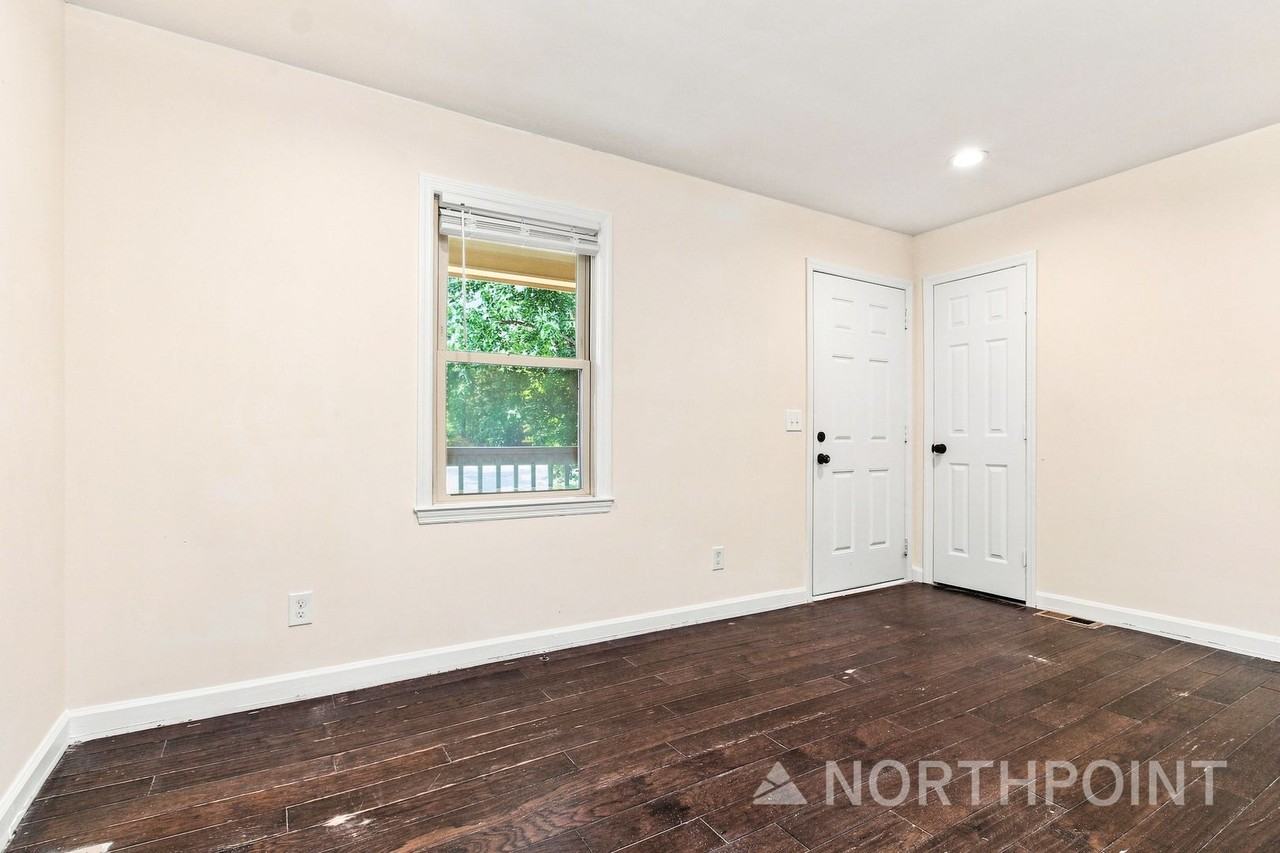 236 Pleasant View Dr - Photo 2 of 15
