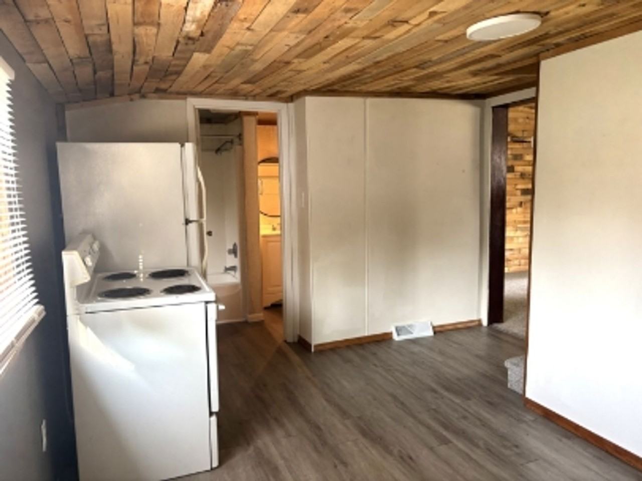 516 W Wescott Ave - Photo 4 of 13