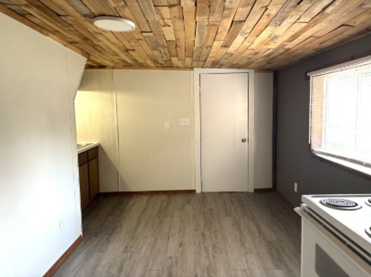 516 W Wescott Ave - Photo 5 of 13