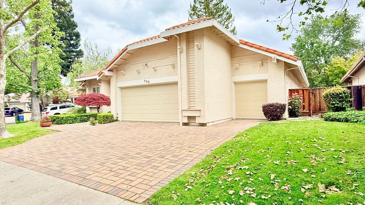 750 Liquidamber Pl - Photo 3 of 50