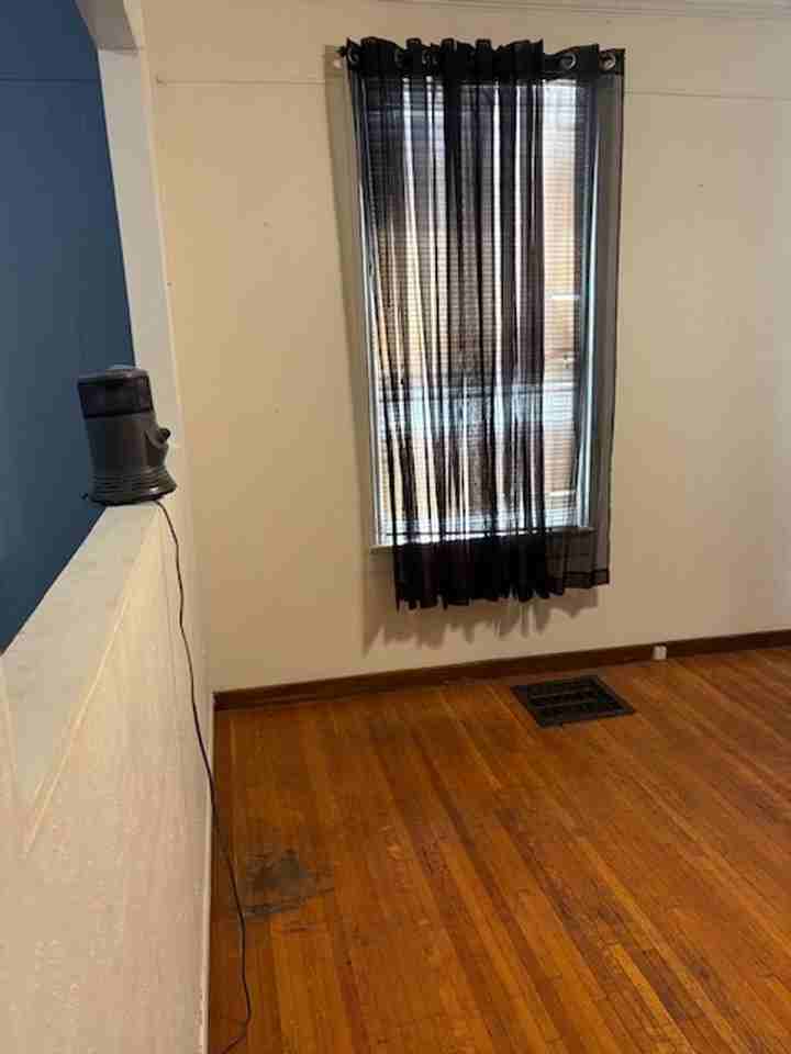 580 Wilson St #1 - Photo 4 of 9