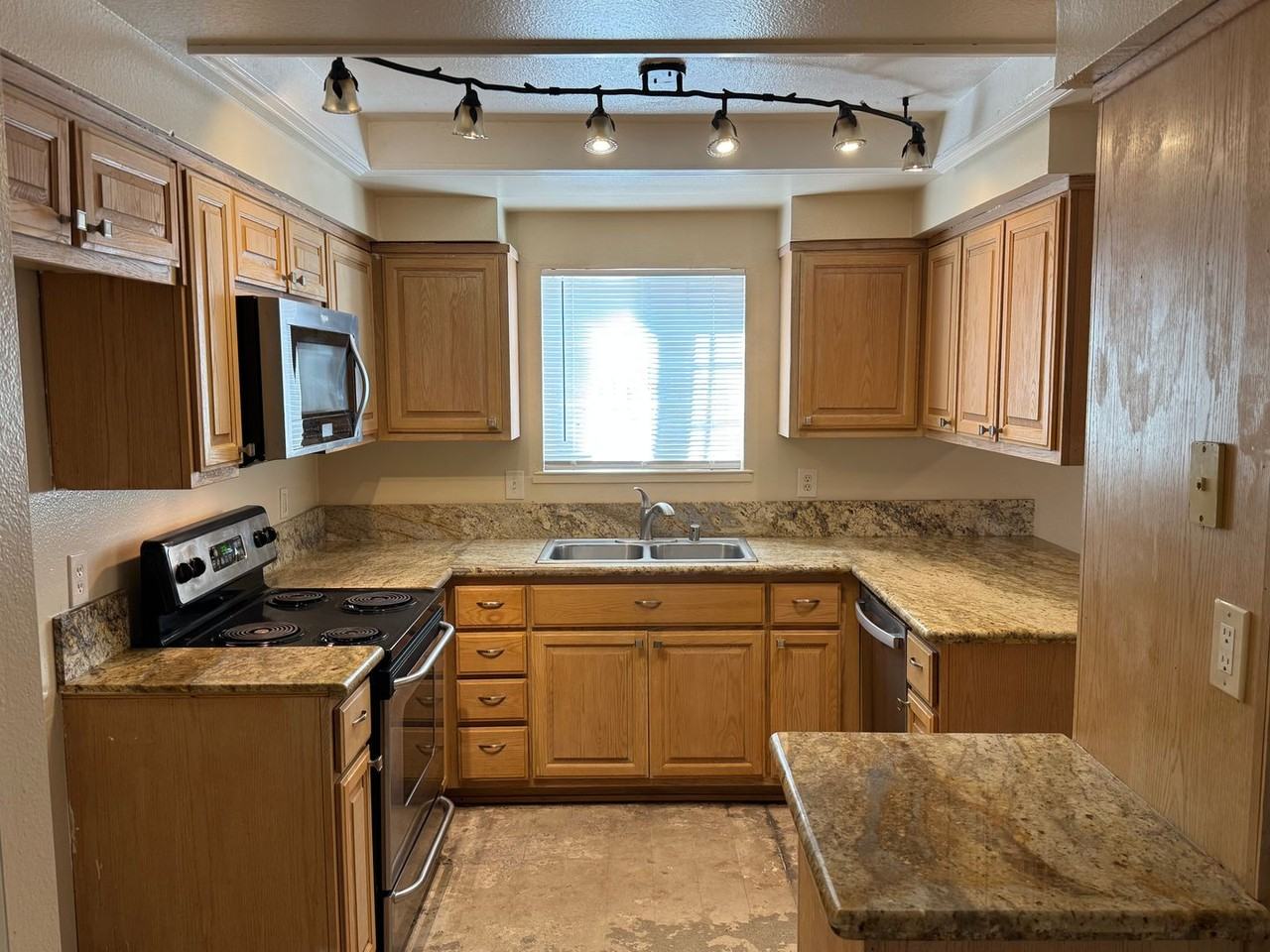 7544 Cottontree Way - Photo 2 of 8