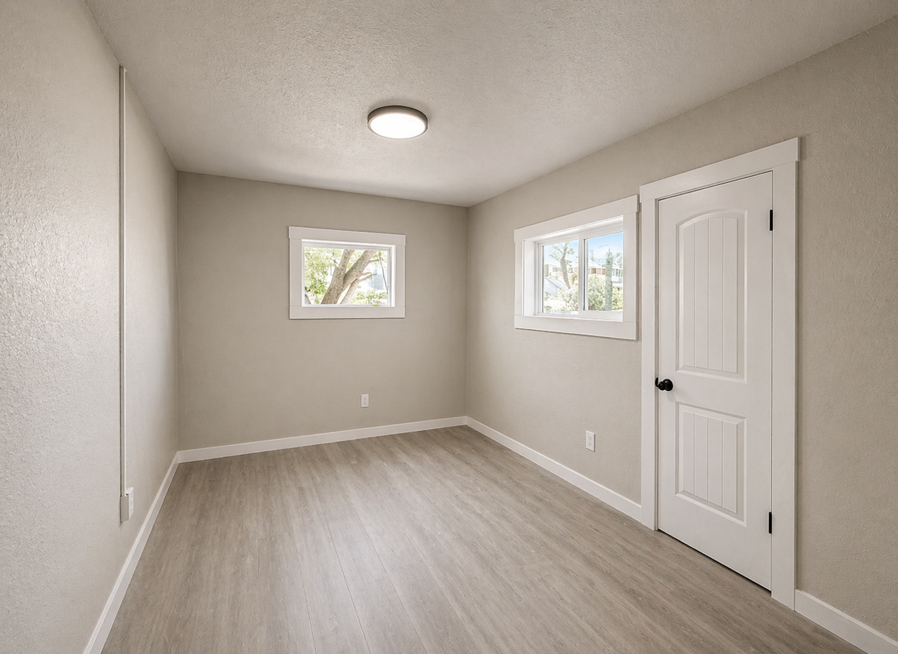 516 N Hudson Ave - Photo 3 of 5