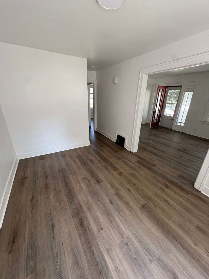 1829 N Martin Luther King Jr Dr - Photo 3 of 12