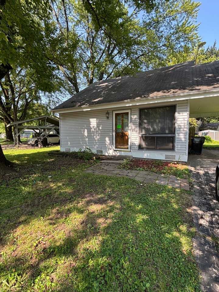 2807 Shadowcreek Dr - Photo 2 of 12