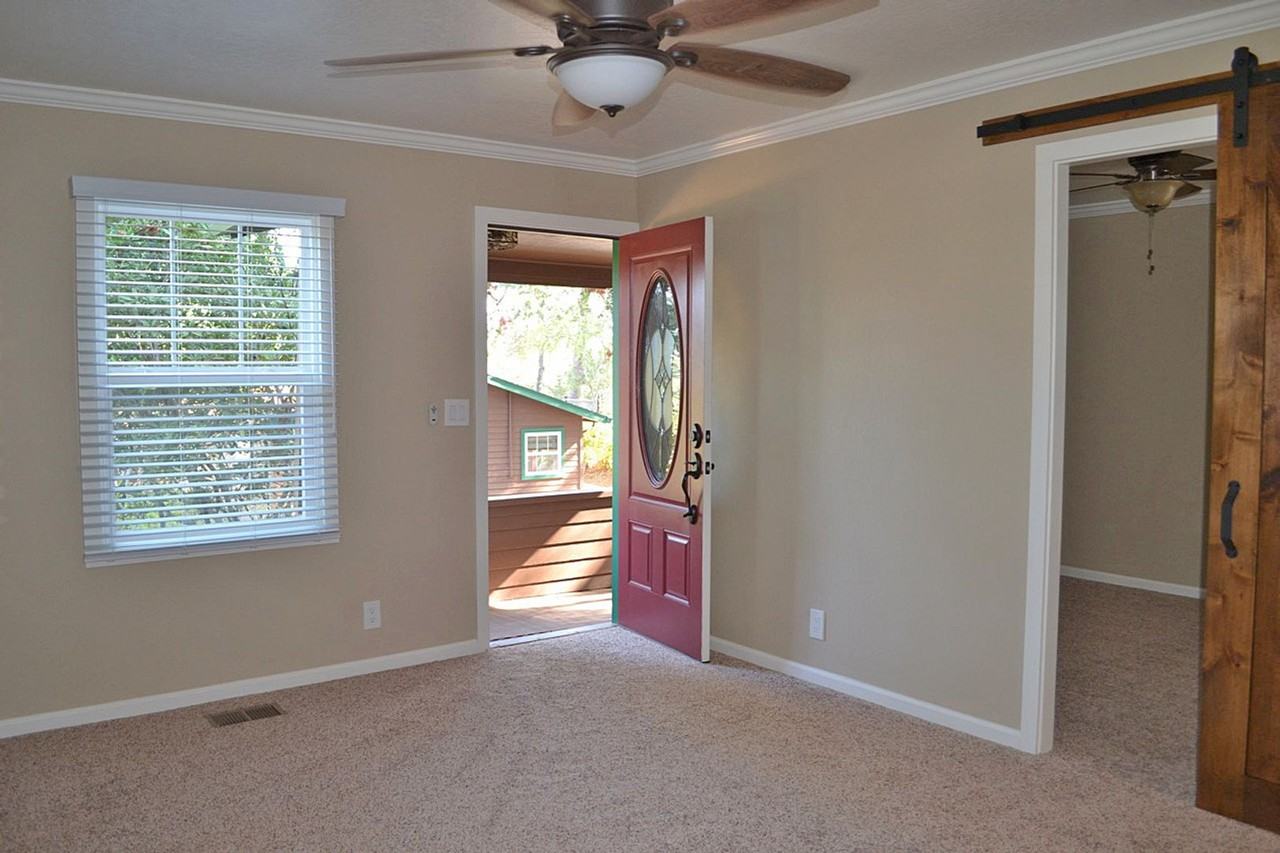15900B Matilija Dr - Photo 2 of 13