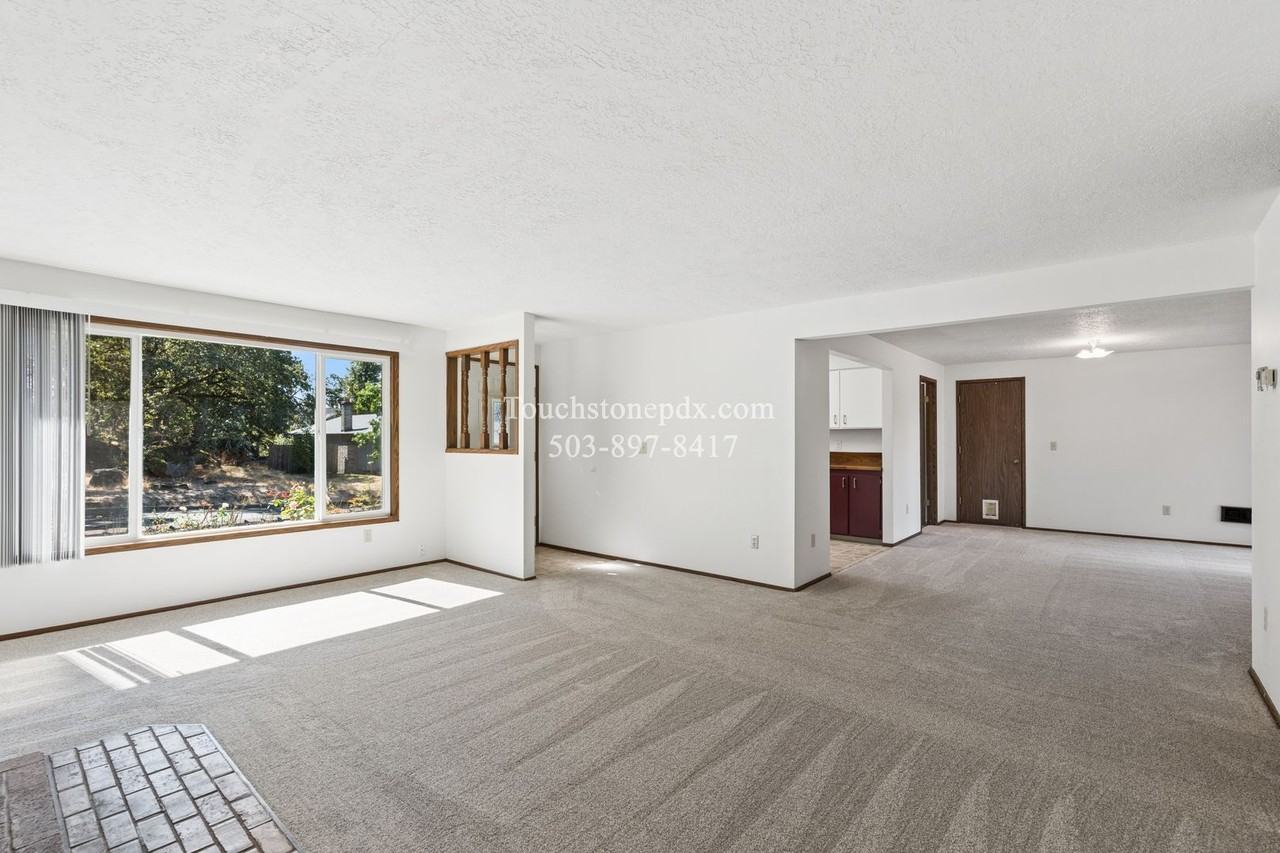 1440 Columbia Ave - Photo 6 of 42
