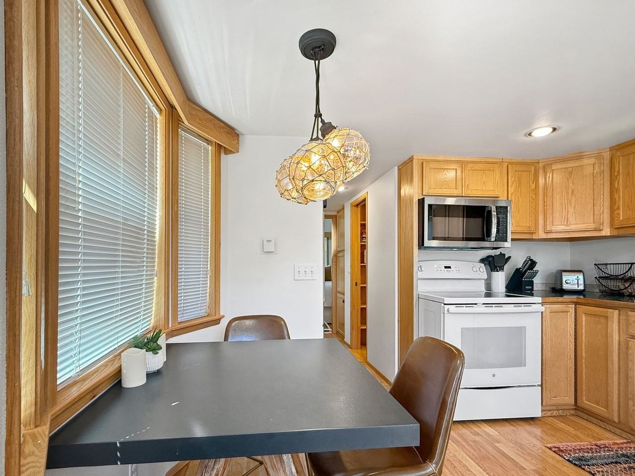 131 Jnell Ln - Photo 3 of 12