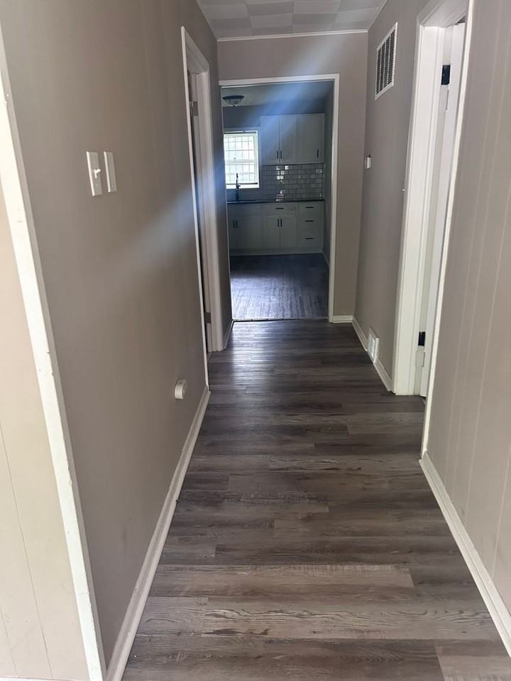810 Thayer St - Photo 4 of 21