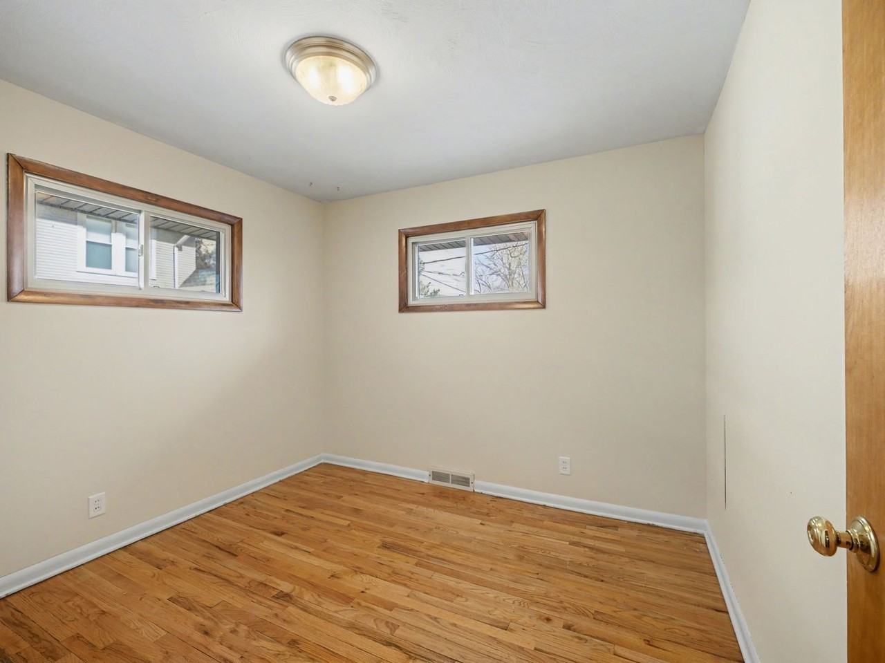 1427 S 52nd St - Photo 2 of 16