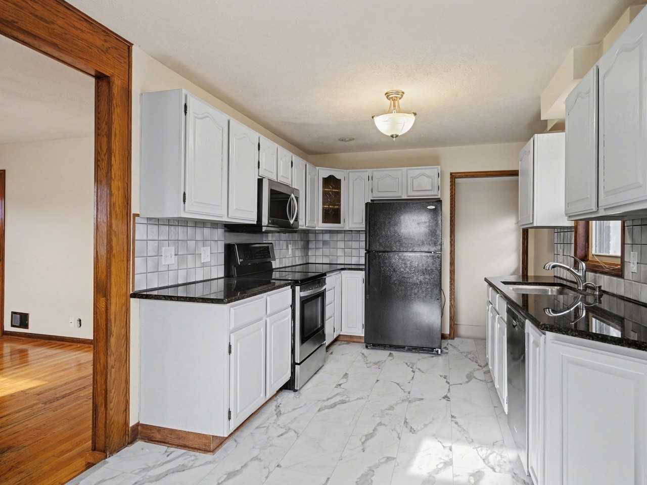 1427 S 52nd St - Photo 4 of 16