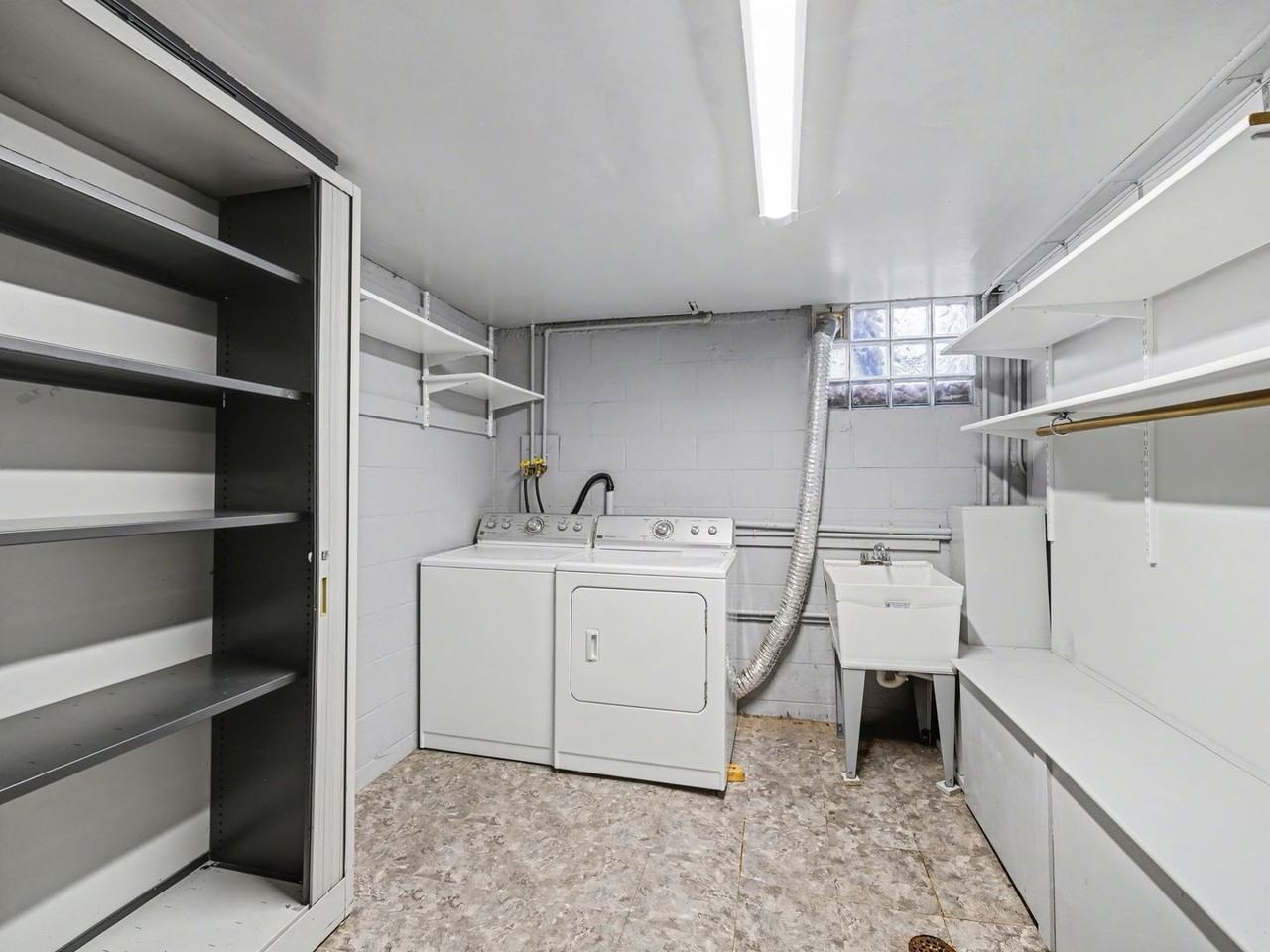 1427 S 52nd St - Photo 5 of 16