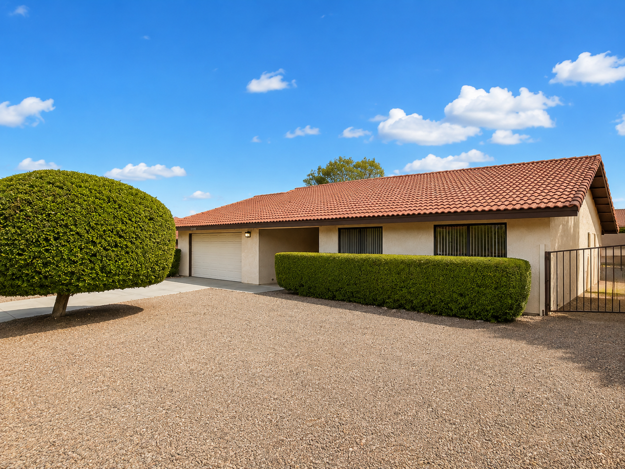 64319 Doral Dr - Photo 2 of 7