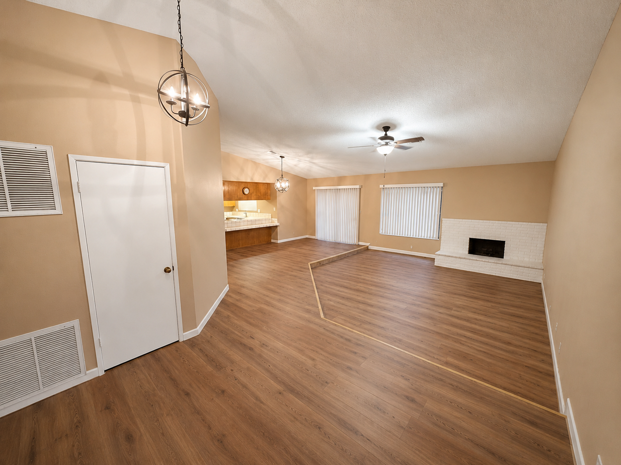 64319 Doral Dr - Photo 3 of 7