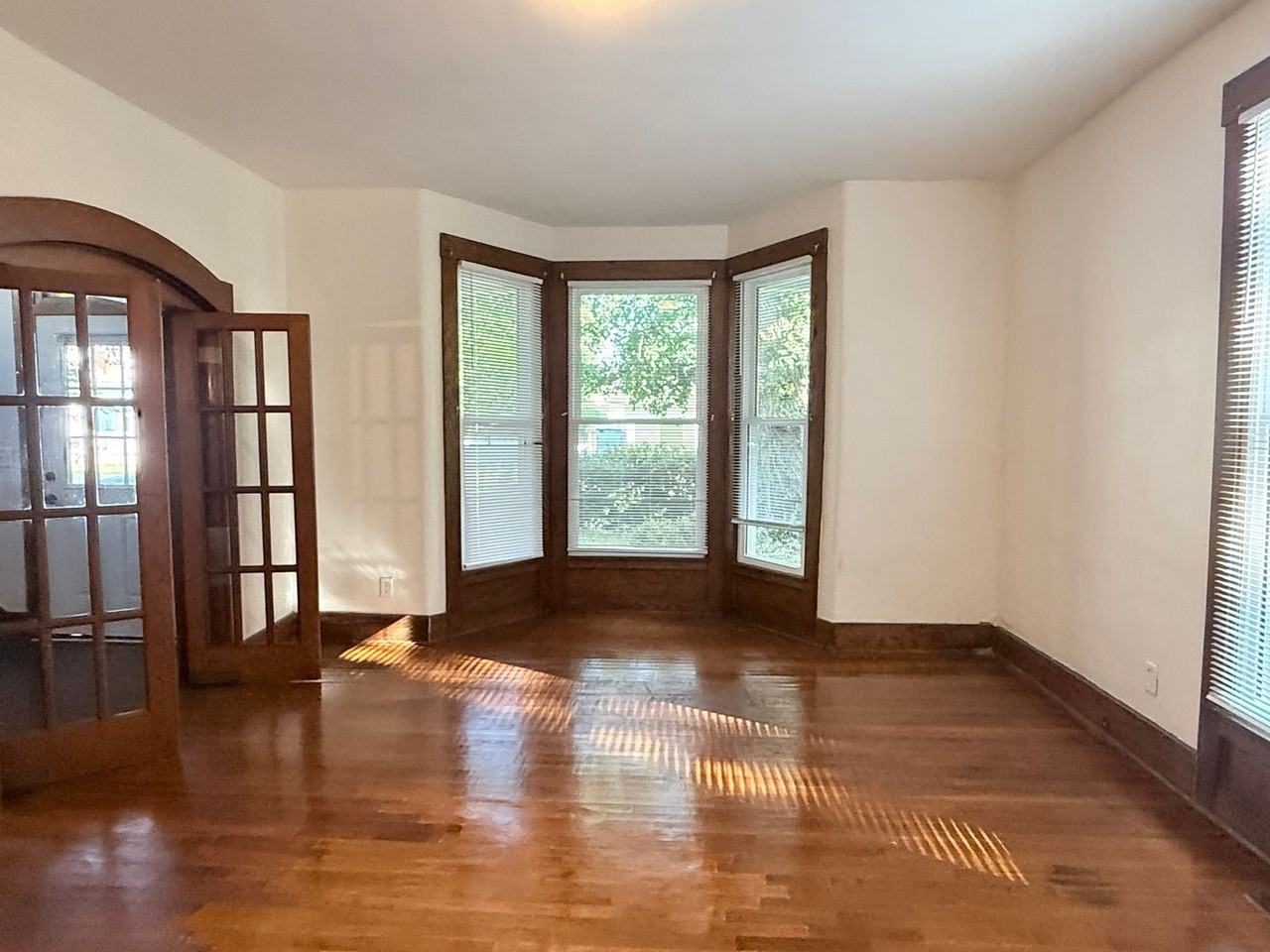 2313 E Market St - Photo 5 of 14