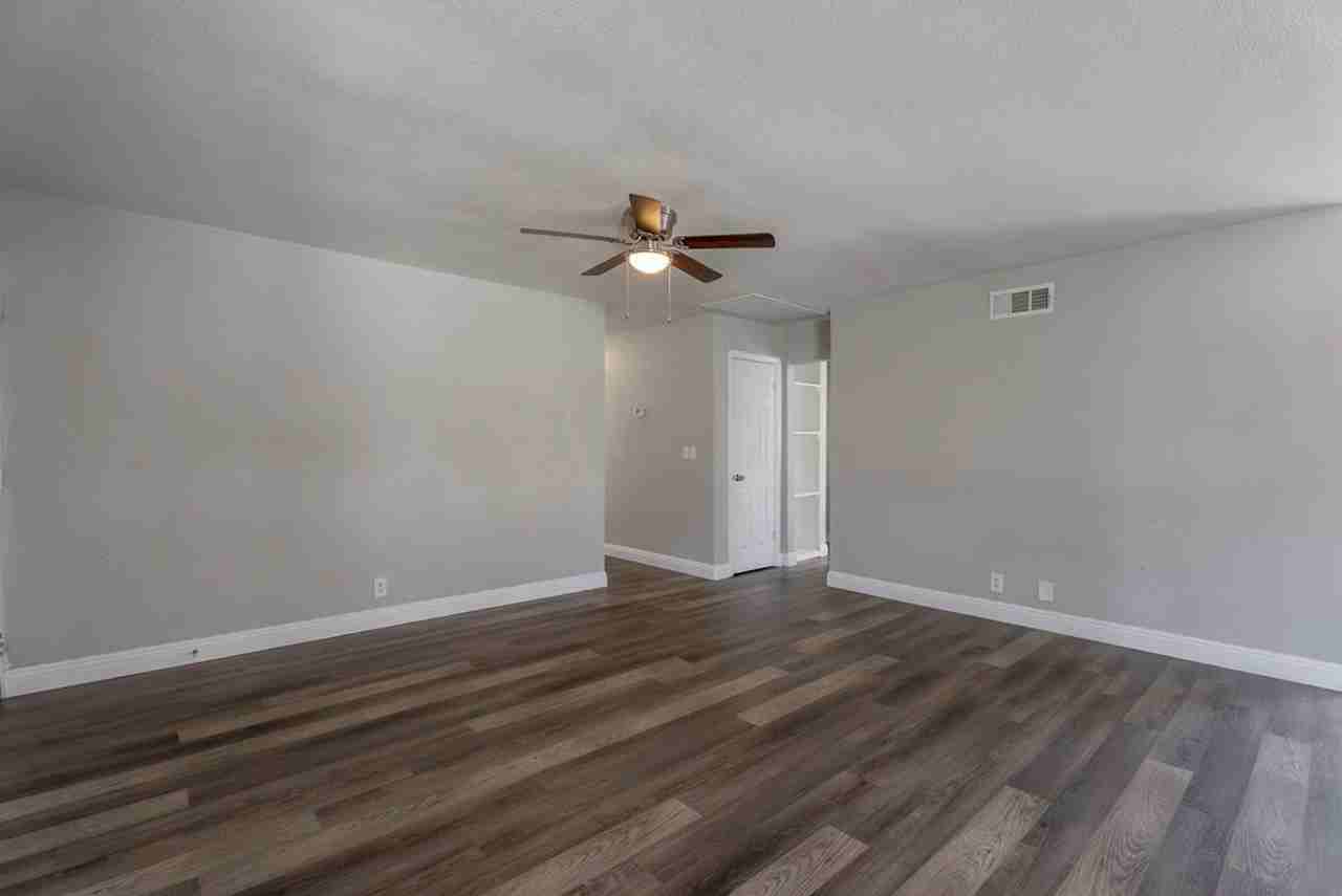 1501 N Tonopah Dr - Photo 5 of 39