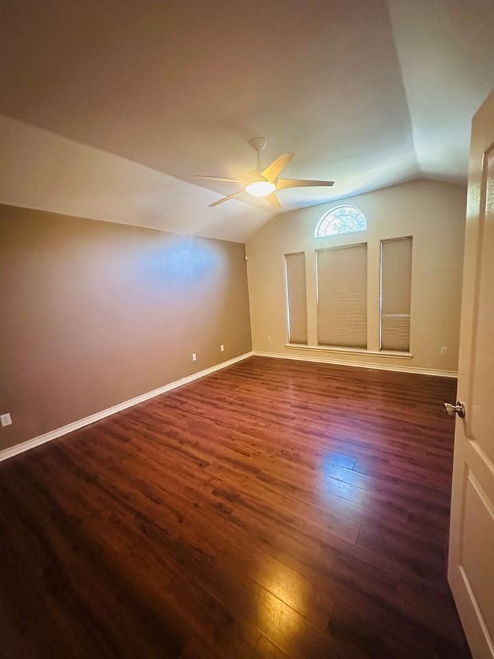 2509 Windblown Dr - Photo 6 of 25