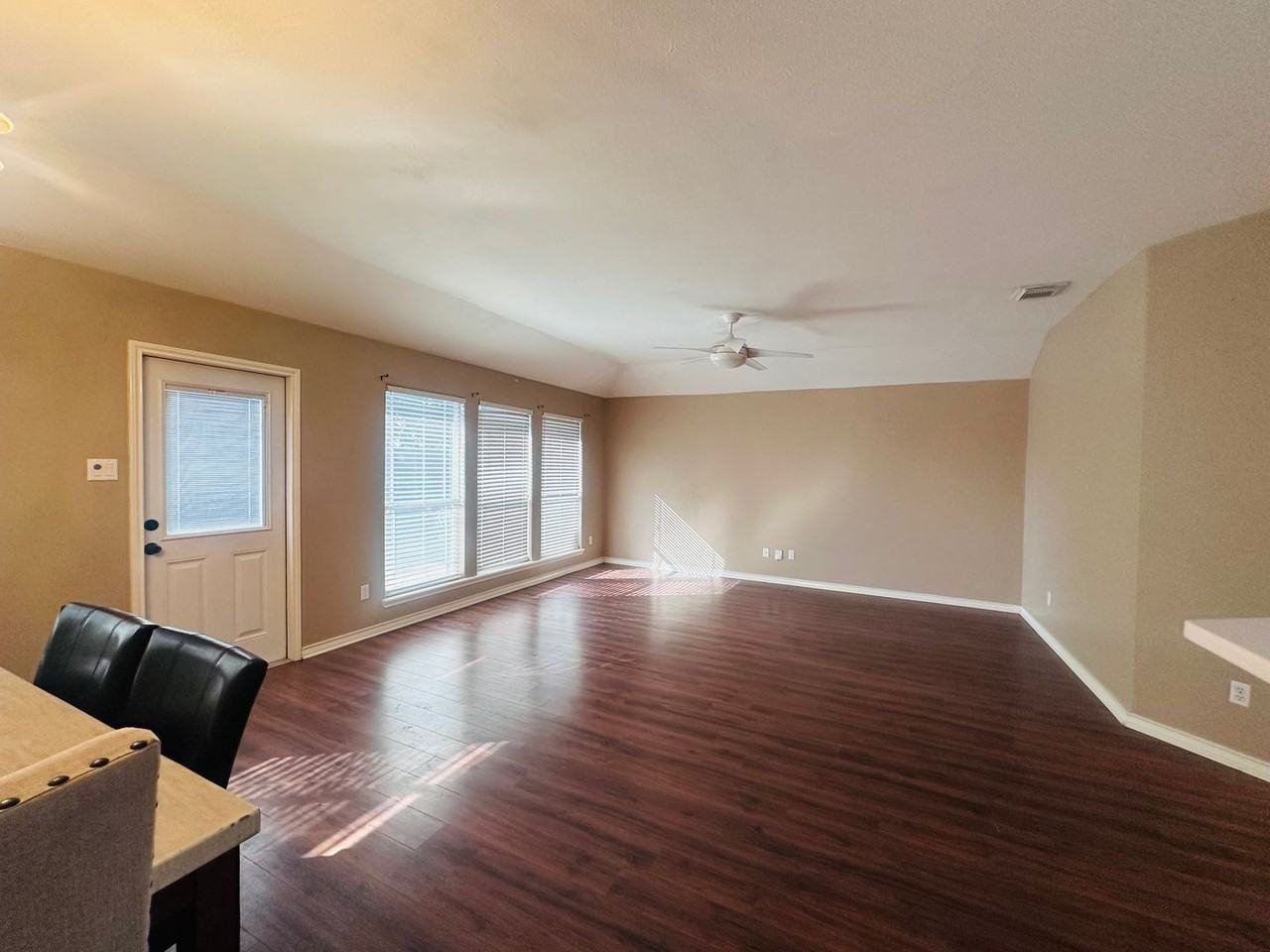 2509 Windblown Dr - Photo 5 of 22