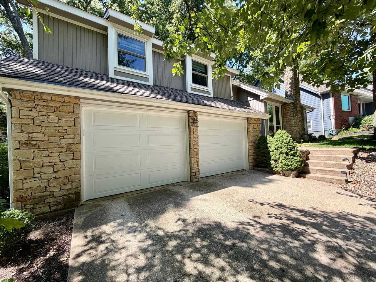 8238 Parkhill Cir - Photo 2 of 33