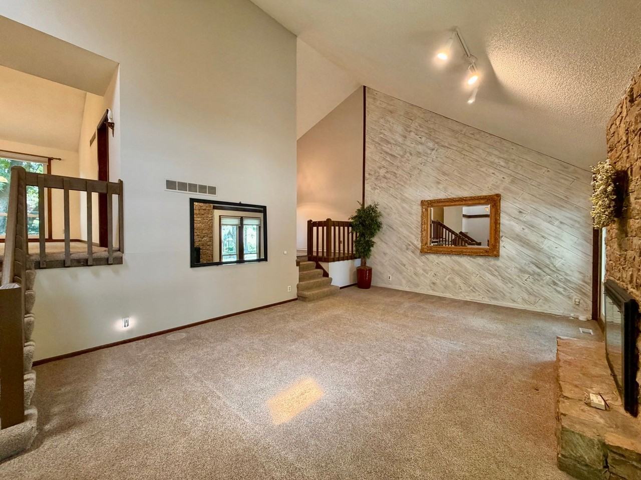 8238 Parkhill Cir - Photo 4 of 33
