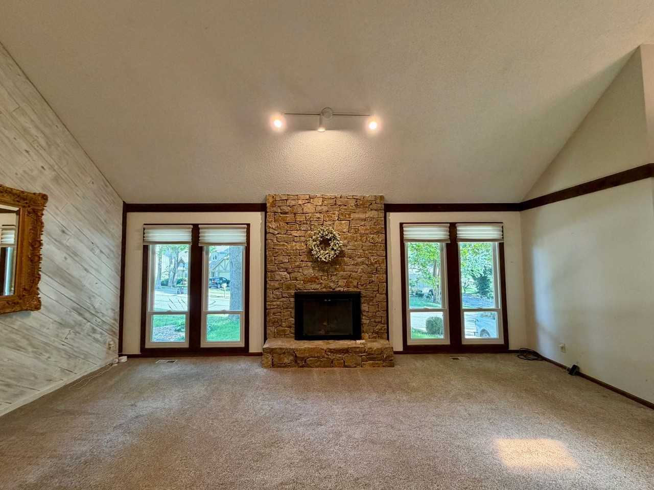 8238 Parkhill Cir - Photo 7 of 33