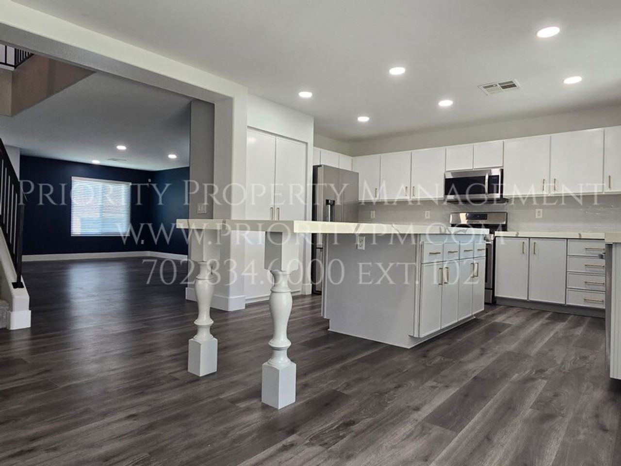 10001 Ranch Hand Ave - Photo 4 of 8