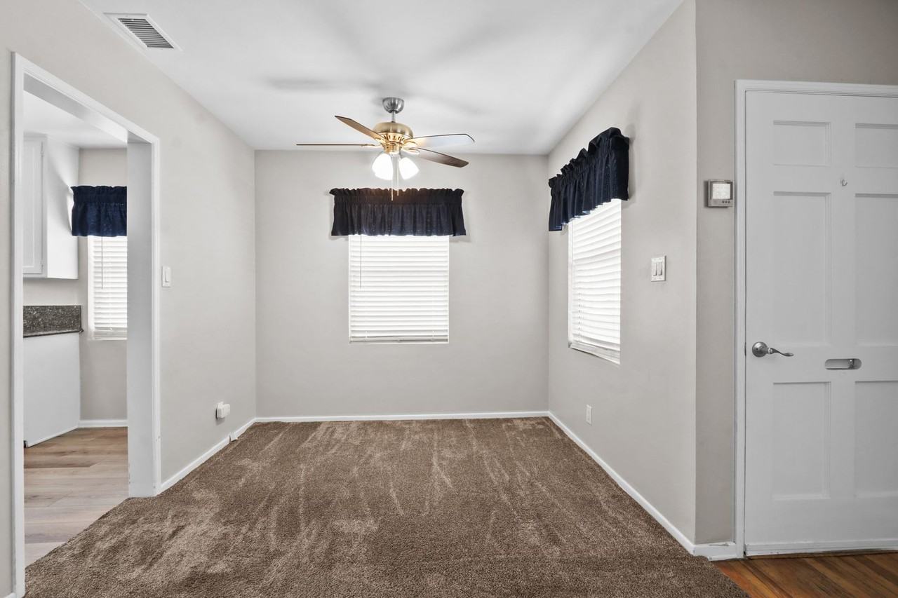 14876 Dalman St - Photo 5 of 15