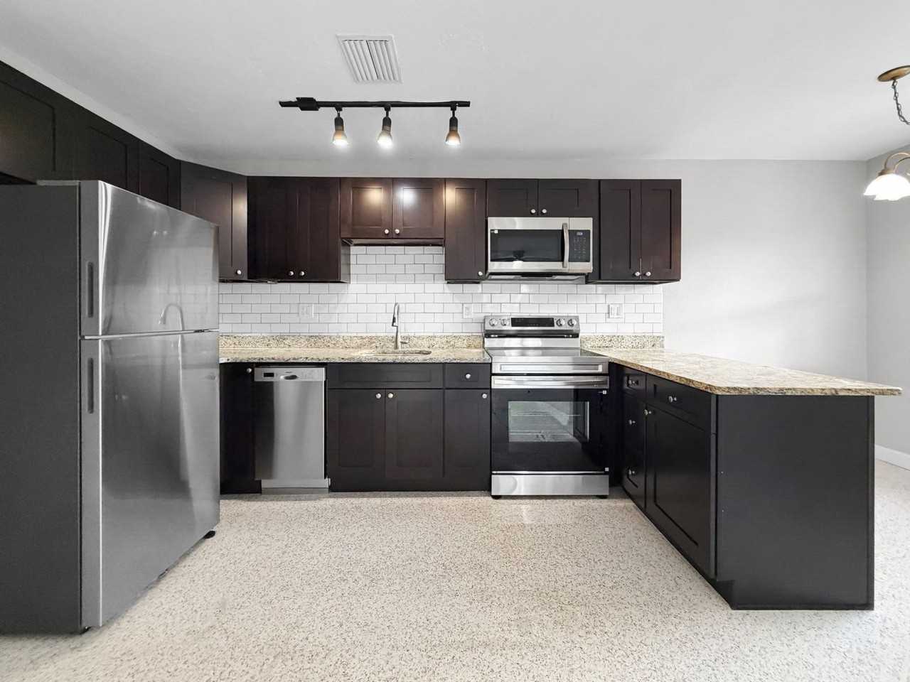 2720 57th St S - Photo 5 of 12