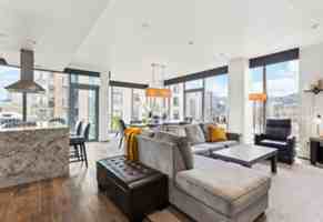 featured image of 1001 Nw Lovejoy St #810