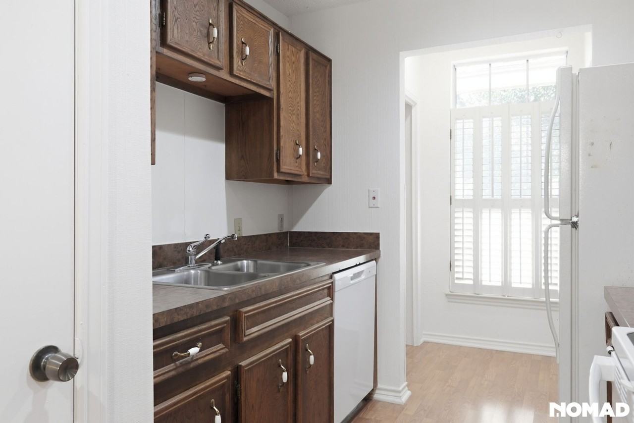 3319 Reagan St - Photo 2 of 34