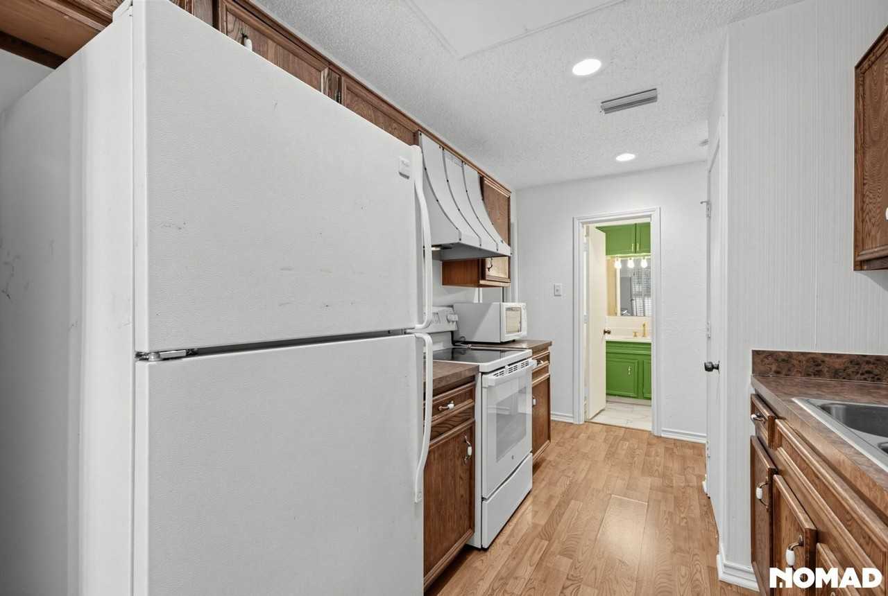 3319 Reagan St - Photo 6 of 34