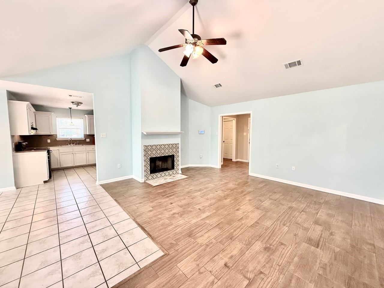 15253 E Bayou Dr - Photo 4 of 20