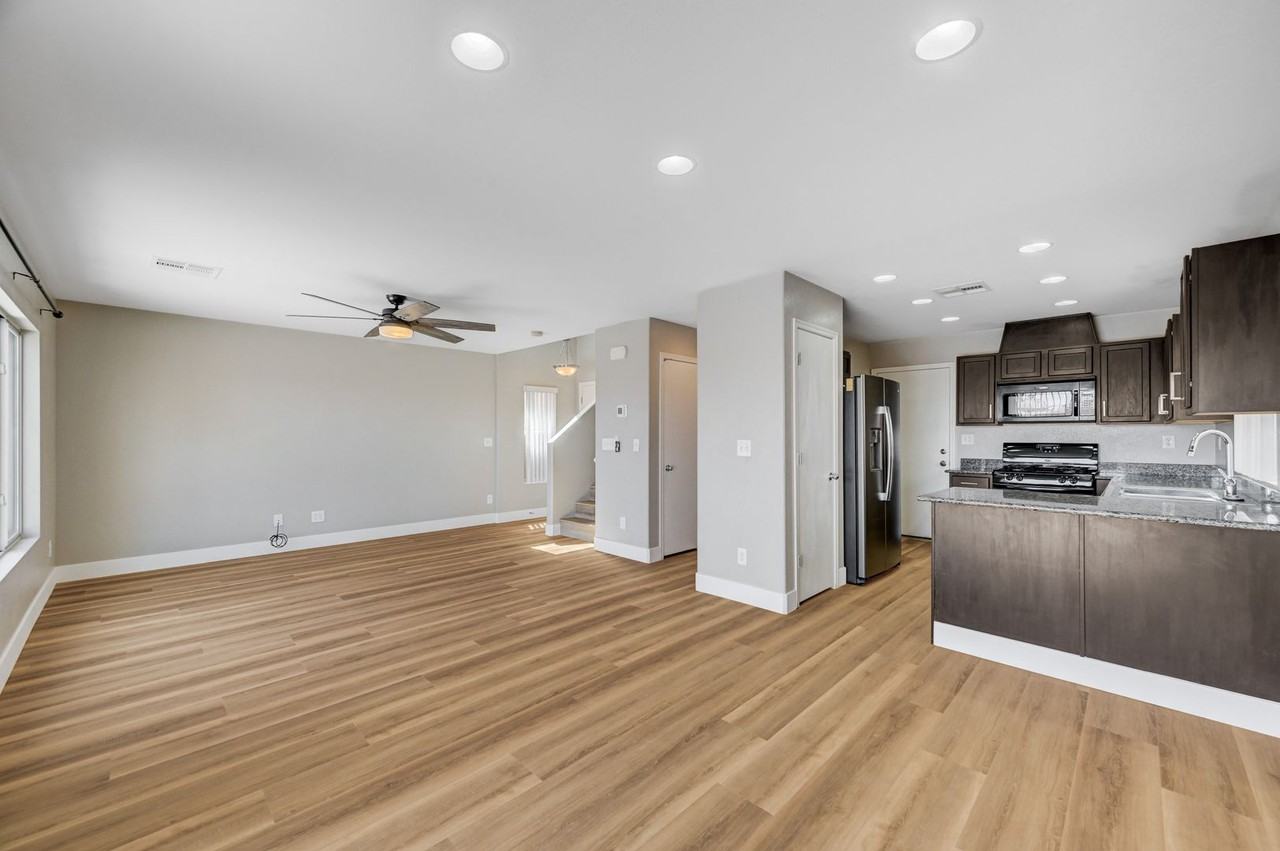 9930 Stiges St - Photo 4 of 29