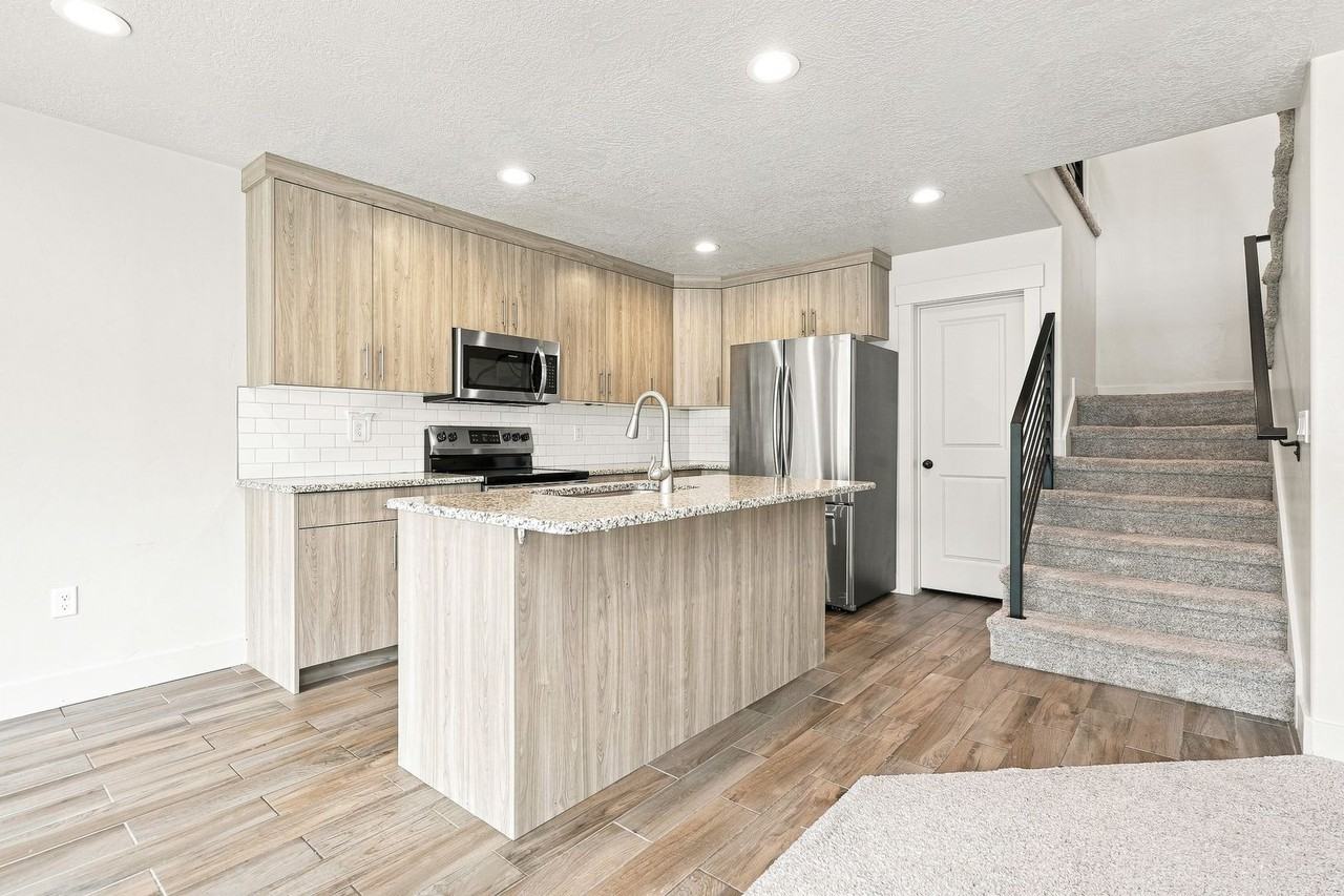 6511 S 390 E - Photo 7 of 17