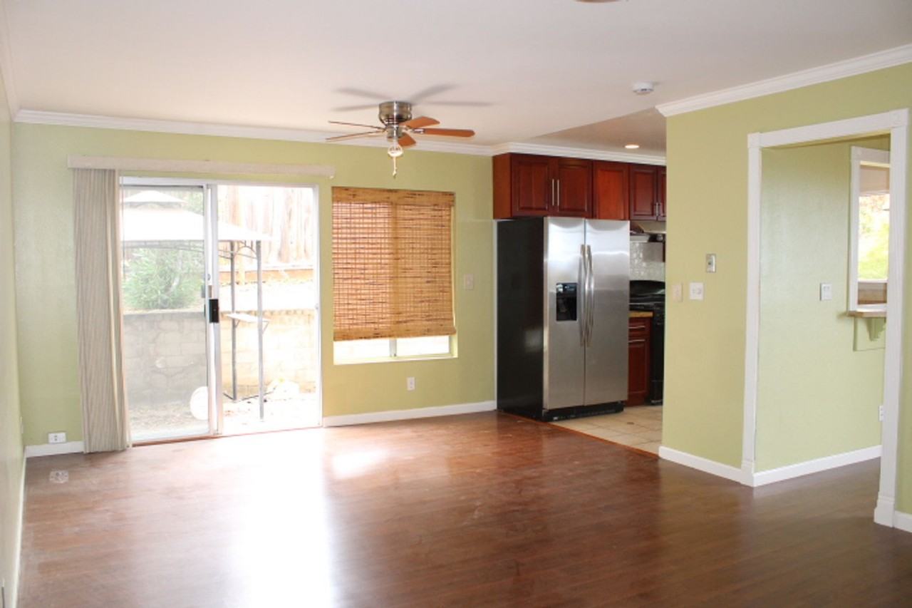 190 Iris Rd - Photo 4 of 49